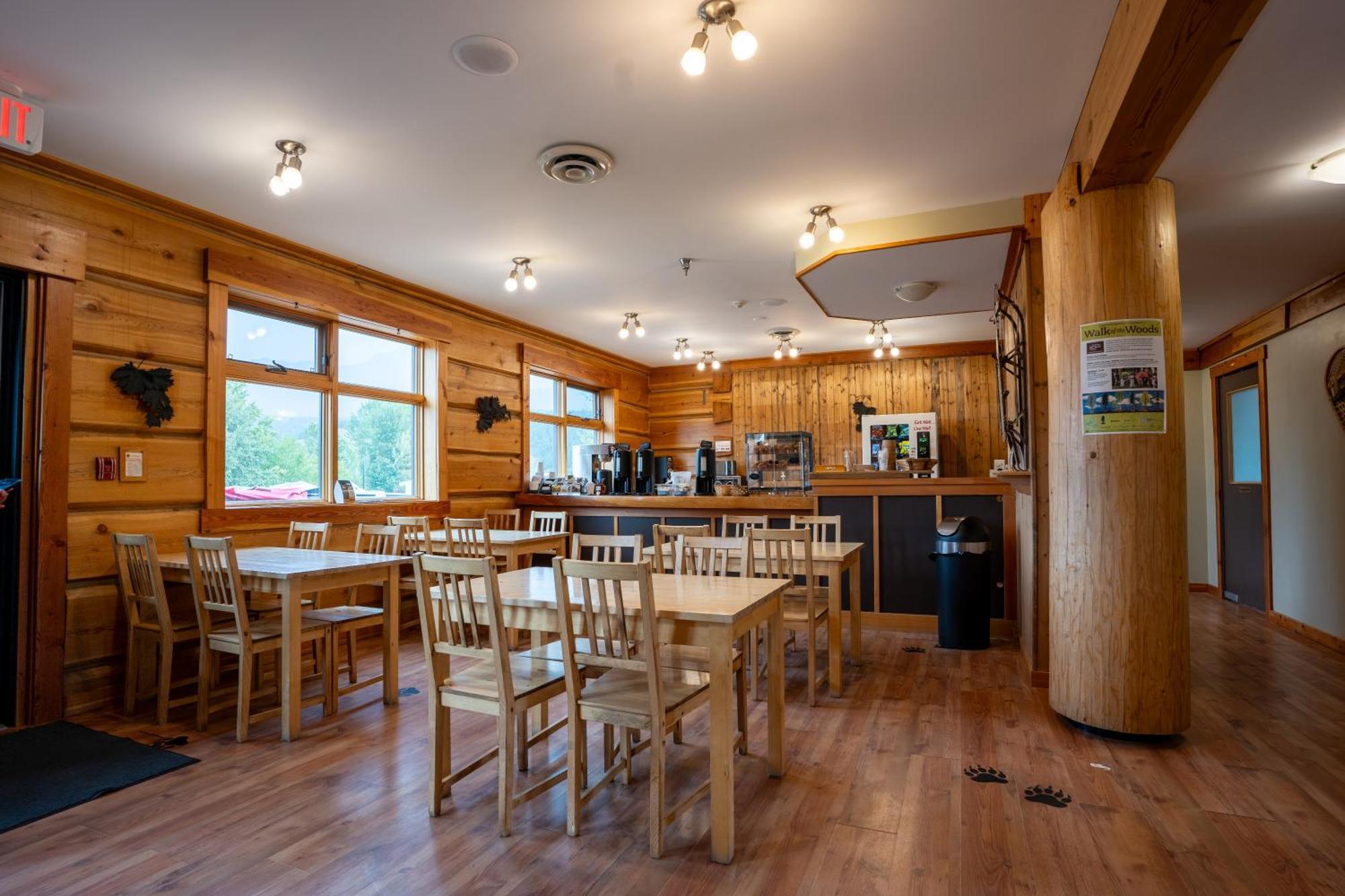 Basecamp Lodge Golden