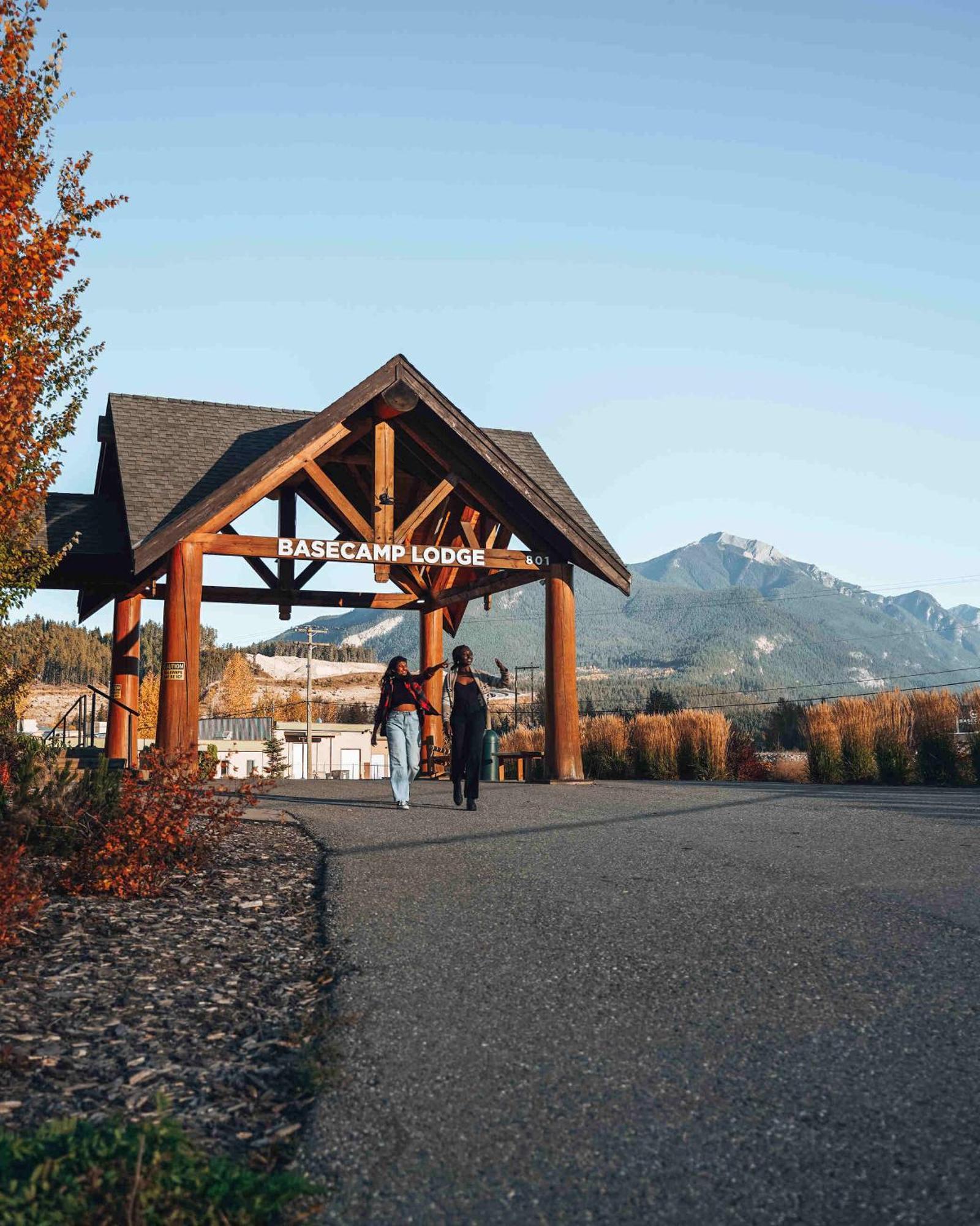 Basecamp Lodge Golden Lodge