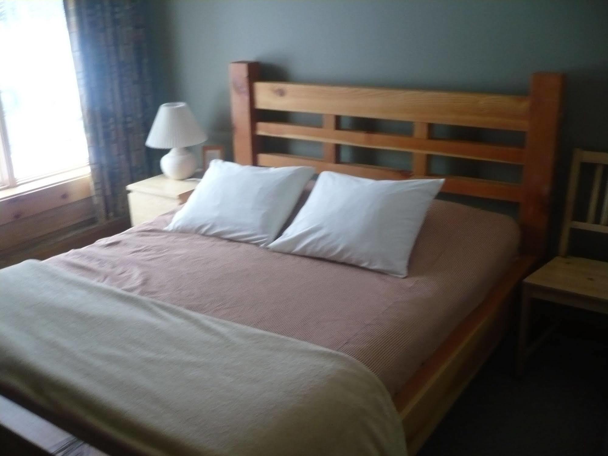 Basecamp Lodge Golden Lodge